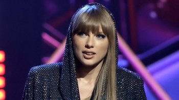 Taylor Swift เผยเคล็ดลับความสำเร็จบนเวที iHeart "อนุญาตให้ตัวเองล้มเหลว"