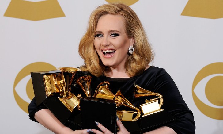 ส่องประวัติของ "Adele" ศิลปินผู้เกิดมาพิฆาตสถิติวงการเพลงโลก!