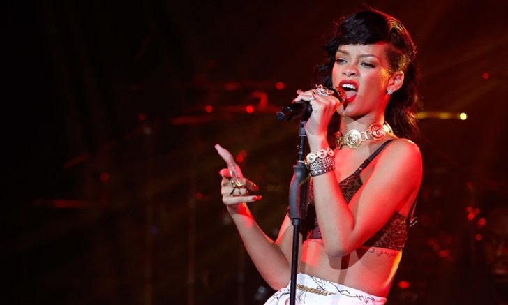 Rihanna เตือน! “อย่ามาจับโปเกมอนในคอนเสิร์ตฉัน”
