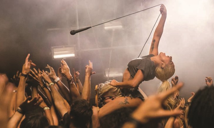 Lady Gaga ปล่อยลูกบ้าสุดพลังในเอ็มวี “Perfect Illusion”