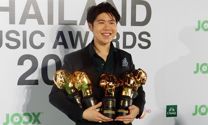 อ้าวเฮ้ย! อะตอม กวาดเรียบ คว้า 5 รางวัลจากเวที JOOX Awards 2017