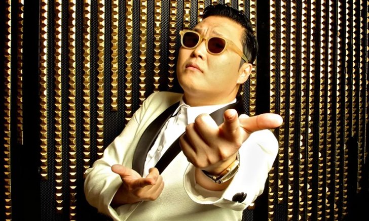 YouTube มอบปุ่มเพชรให้ PSY ในฐานะ "ศิลปินที่มียอดผู้ติดตาม 10 ล้านคน"