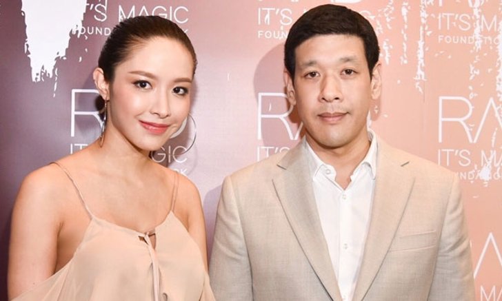 น้ำชา-ชีรณัฐ เปิดตัวแฟนใหม่ที่อายุห่างกันหลายปี ร่วมยินดีงานเปิดตัวธุรกิจใหม่!