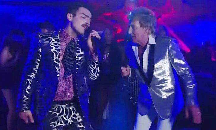 Rod Stewart กอดคอ DNCE ส่งเพลง “Da Ya Think I’m Sexy” สะเทือนวงการ