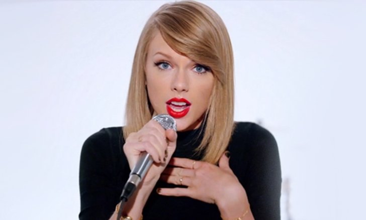 Taylor Swift โดนฟ้องข้อหา “ก็อป” เนื้อเพลงใน “Shake It Off”