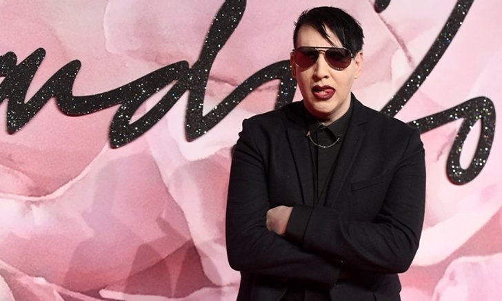 Marilyn Manson ถูกพร็อพเวทีหล่นทับกลางเวที-ยกเลิกทัวร์คอนเสิร์ต
