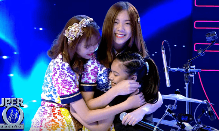 โมบายล์ - ปัญ BNK48 สานฝันมือกลองวัย 9 ขวบ ร่วมขึ้นโชว์เพลง "คุกกี้เสี่ยงทาย"