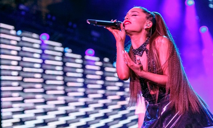 Ariana Grande หมั้นกับแฟนหนุ่มแล้ว หลังจากคบหากันได้ไม่ถึงเดือน!