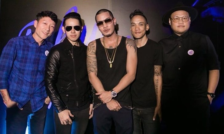วง Clash กับความรู้สึกดีใจ เมื่อได้เห็นผลงาน 5 อัลบั้มแรกของพวกเขาอีกครั้ง (คลิป)
