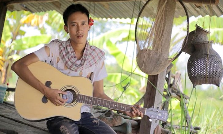 บุ๊ค ศุภกาญจน์ จากอดีตทหารเกณฑ์ สู่ศิลปินลูกทุ่งอินดี้เจ้าของเพลงดัง "สืบพันธุ์"