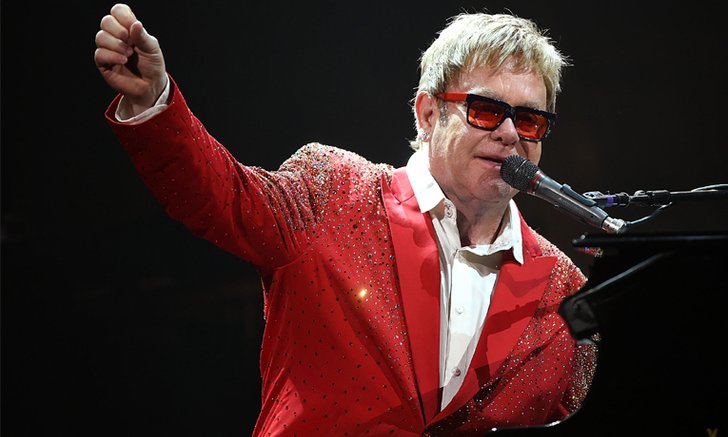 10 เพลงอมตะของ Elton John ที่คุณต้องฟัง