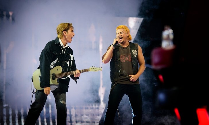 โค้ชก้องฟิน! 2 หนุ่มสายร็อค บลู Indigo-ไนท์ วิทวัส โชว์เดือดคืนเวที The Voice All Stars