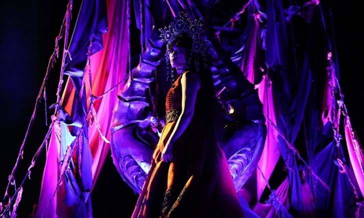 ต้องมนต์สะกดแบบถอนตัวไม่ขึ้นกับคอนเสิร์ต “The DEVI of DARKNESS” โดย “ริค วชิรปิลันธิ์”