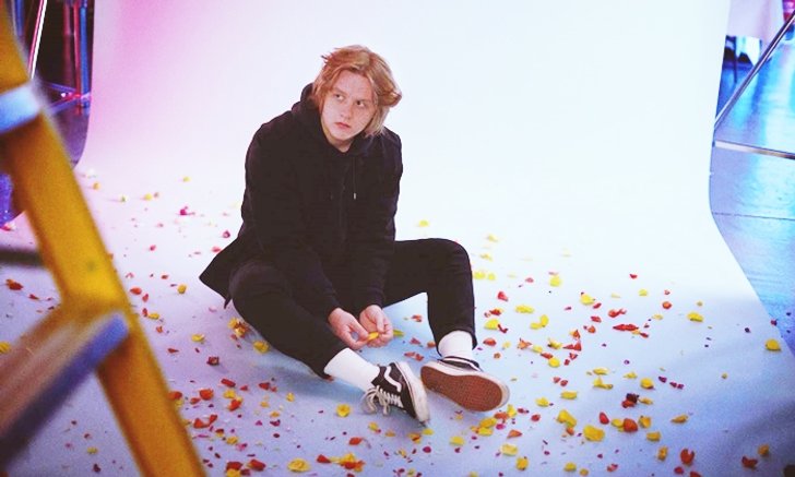 Lewis Capaldi ม้ามืด! ทะยานอันดับ 3 ตีคู่ Shawn Mendes บน Billboard