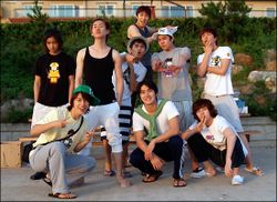 ฮีชอล - ทงเฮ แห่ง Super Junior เผยภาพการหยุดพักผ่อนเที่ยวทะเลอันแสนสบาย
