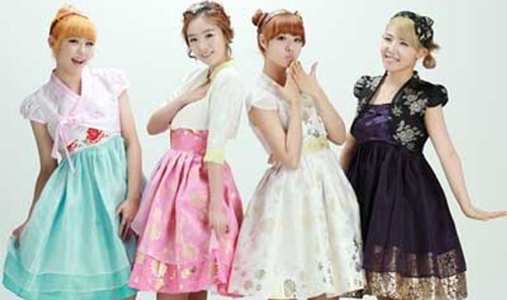 Secret สวมชุดฮักบกร่วมสมัย ทักทายแฟนคลับในวันตรุษจีน