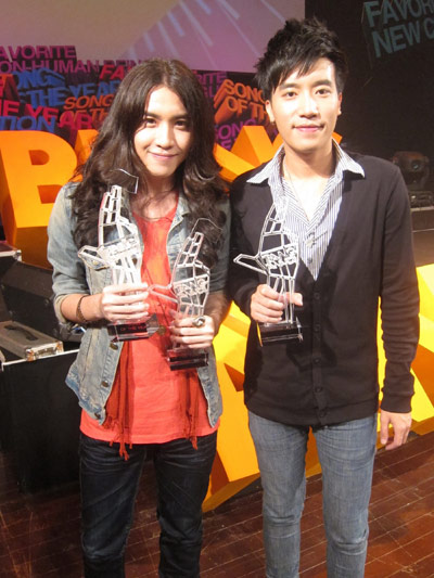 2 หนุ่ม Singular รวบตึง 3 รางวัล ในงาน Bang Awards ครั้งที่ 1