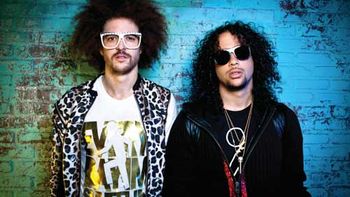 ขาแดนซ์โปรดทราบ 2 หนุ่มมาดกวน LMFAO พร้อมเขย่าฟลอร์กับ Party Rock Anthem