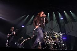 Dream Theater มันช่างอลังการ ตอกย้ำความยิ่งใหญ่!!