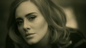กลับมาอย่างโหด!! Adele กับเอ็มวีเพลง Hello ที่กวาดยอดขายถล่มทลาย