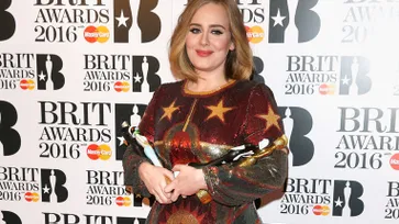 Adele คว้า 4 รางวัลรวดในงาน BRIT AWARDS 2016