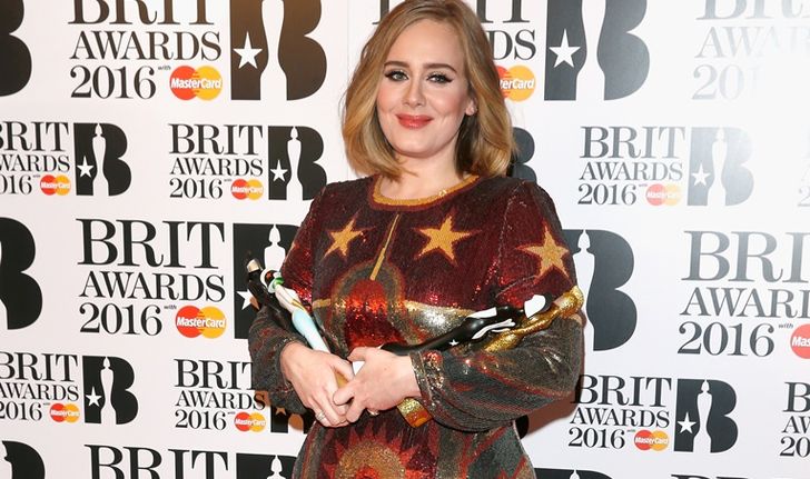 Adele คว้า 4 รางวัลรวดในงาน BRIT AWARDS 2016