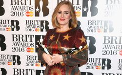 Adele คว้า 4 รางวัลรวดในงาน BRIT AWARDS 2016