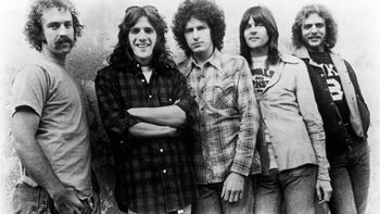 The Eagles ประกาศยุบวงอย่างเป็นทางการ หลัง Glenn Frey เสียชีวิต