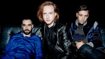 Two Door Cinema Club ปล่อยเพลงใหม่ “Are We Ready? (Wreck)”