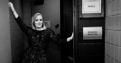 Adele อินเทรนด์ตามกระแส #mannequinchallenge กับเขาด้วย