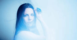 Amy Lee จาก Evanescence ปล่อยเพลงบัลลาดสุดเพราะ "Speak to Me"