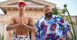 Justin Bieber ร่าเริงสนุกสนานกับ DJ Khaled แอนด์เดอะแก๊งใน "I'm the One"