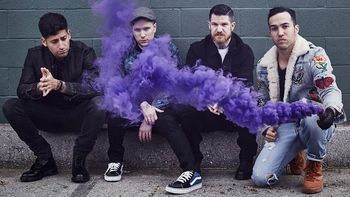 Fall Out Boy มาแปลก! ส่ง “Young and Menace” ลืมไปเลยว่าเคยพังค์