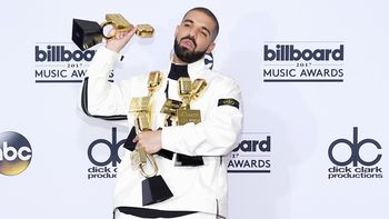 Drake คว้า 13 รางวัลใน Billboard Music Awards 2017