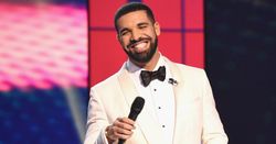 Drake เปิดตัวเพลงใหม่ “Signs” ในงาน Louis Vuitton Paris Fashion Show