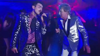 Rod Stewart กอดคอ DNCE ส่งเพลง “Da Ya Think I’m Sexy” สะเทือนวงการ