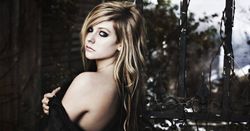 Avril Lavigne คนดังที่เป็นอันตรายในโลกออนไลน์