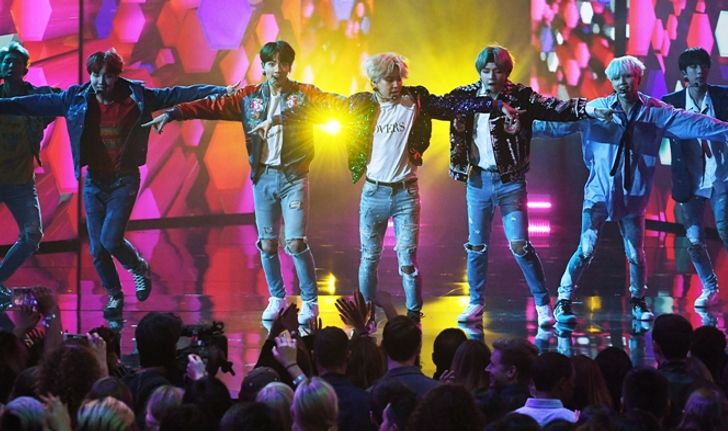 BTS บอยแบนด์เกาหลีวงแรก บนเวที American Music Awards