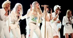 Kesha และเหล่าศิลปินสนับสนุน #MeToo ในงาน Grammy Awards