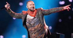 Justin Timberlake ขนเพลงฮิตสะกดคนดูในโชว์พักครึ่ง Super Bowl LII
