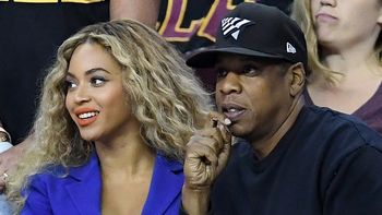 Beyonce และ JAY-Z ร่วมชมรอบชิงฟุตบอลโลกกับแฟนๆ ชาวฝรั่งเศส ก่อนขึ้นแสดงคอนเสิร์ต