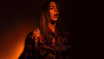 "Billie Eilish" แปลงร่างเป็น Devil สาว ส่งต่อความหลอนในเพลงใหม่ "all the good girls go to hell"