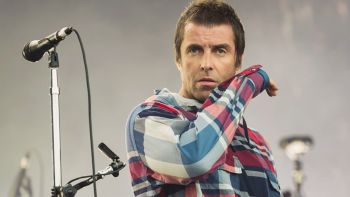 Liam Gallagher ชมพี่ชาย Noel “เขาแต่งเพลงเก่ง” ยันชวนมางานแต่งตัวเองปีหน้า