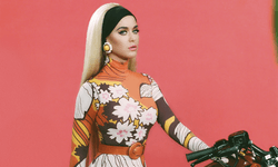 Katy Perry พลิกลุคเท่ ขี่มอไซค์เที่ยวในเพลงใหม่ “Harleys In Hawaii”