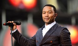 "John Legend" แก้ไขเนื้อร้องสุดฉาวในเพลงคริสต์มาสชื่อดังที่เขาคัฟเวอร์