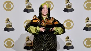 "Billie Eilish" ขึ้นแท่นศิลปินหญิงคนแรกที่คว้า 4 รางวัลใหญ่ "Grammy Awards" ในคืนเดียว