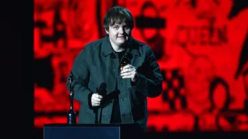 Brit Awards 2020 : "Lewis Capaldi" คว้า 2 รางวัลใหญ่กลับบ้าน