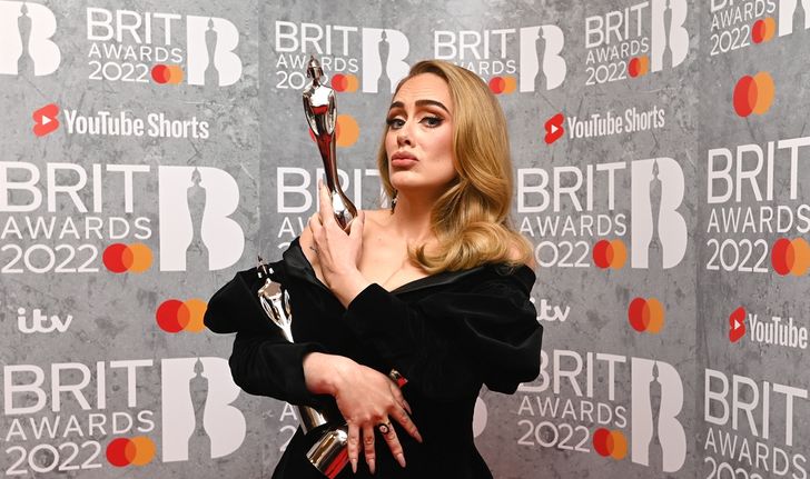 Adele นำทีมศิลปินอังกฤษคว้ารางวัล BRIT Awards 2022