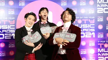 Tilly Birds ปังข้ามปี! คว้า 5 ถ้วยรางวัลใหญ่งานดนตรี TOTY Music Awards 2021