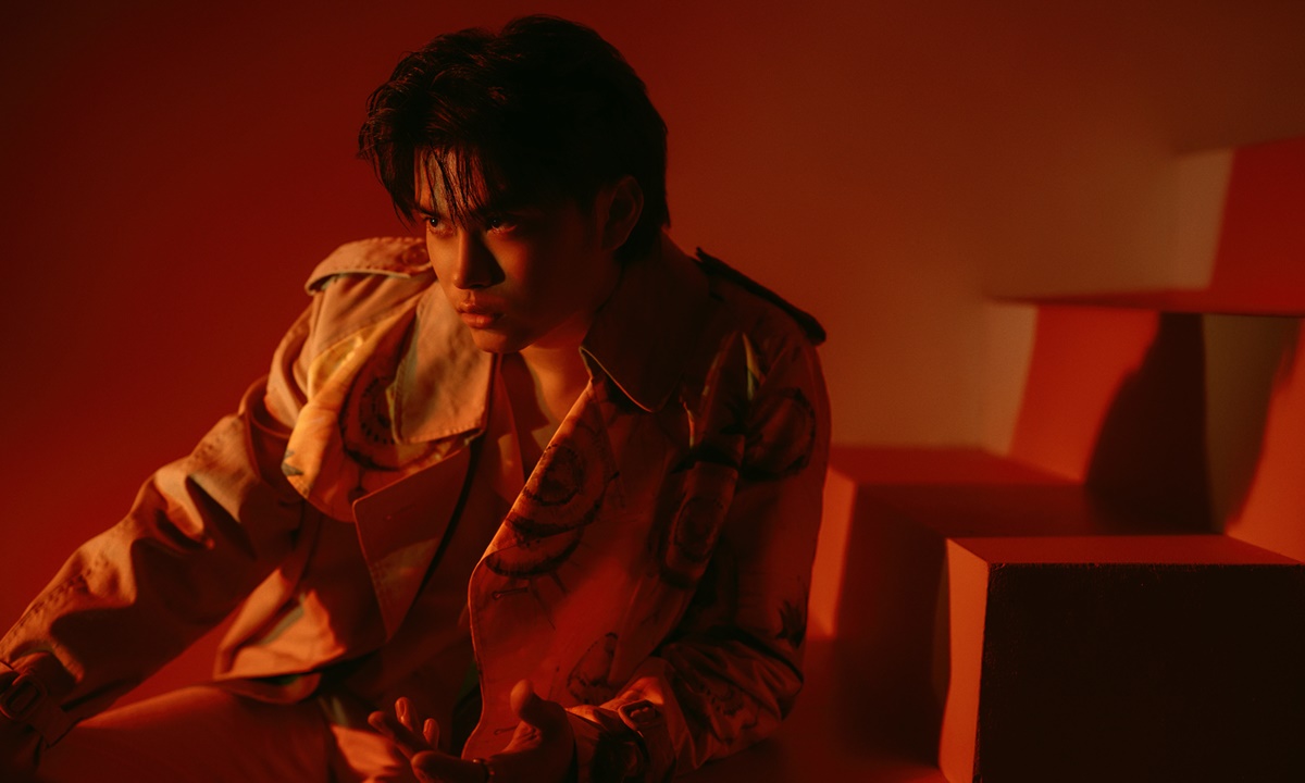 10 ปีที่รอคอย! นนท์ ธนนท์ ปล่อยอัลบั้มเต็มชุดแรก Cigarette Candy & Vanilla Sky